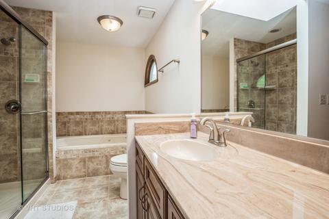 112 Wilcox Dr, Bartlett, IL 60103 photo 9