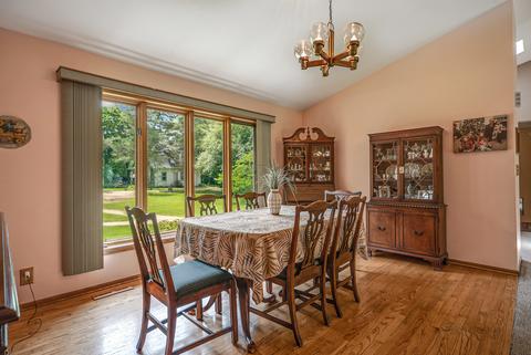 521 E Cedar Dr, Round Lake Park, IL 60073 photo 8