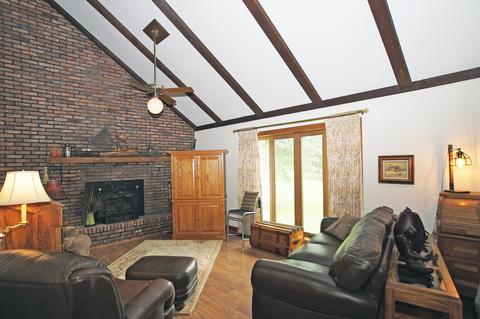 10502 N Mulberry Rd, Leaf River, IL 61047 photo 9