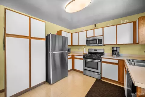 1813 Olde Mill Rd, Plainfield, IL 60586 photo 12