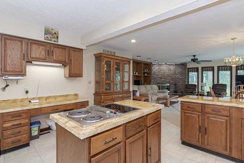 29 Knollcrest Ct, Normal, IL 61761 photo 16