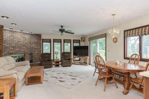 29 Knollcrest Ct, Normal, IL 61761 photo 11
