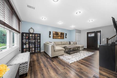 1109 Singleton Dr, Roselle, IL 60172 photo 3
