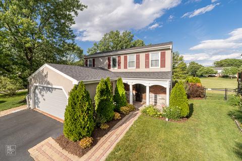 1109 Singleton Dr, Roselle, IL 60172 photo 1