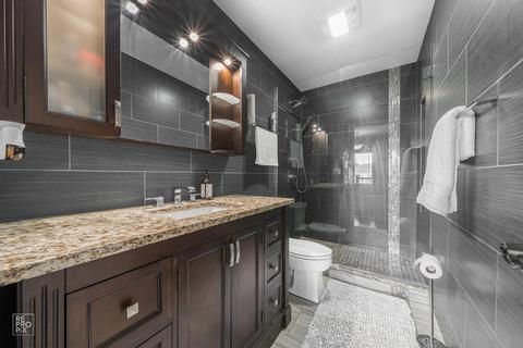 1109 Singleton Dr, Roselle, IL 60172 photo 12