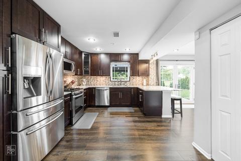 1109 Singleton Dr, Roselle, IL 60172 photo 6