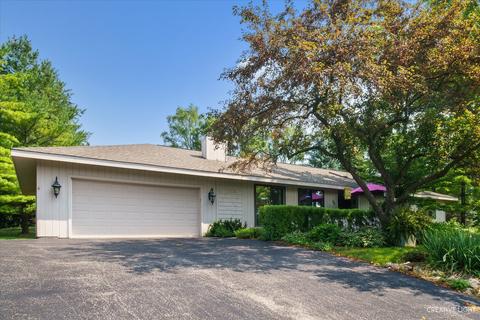90 Forestview Dr, Elgin, IL 60120 photo 3