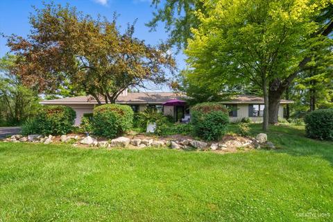 90 Forestview Dr, Elgin, IL 60120 photo 1