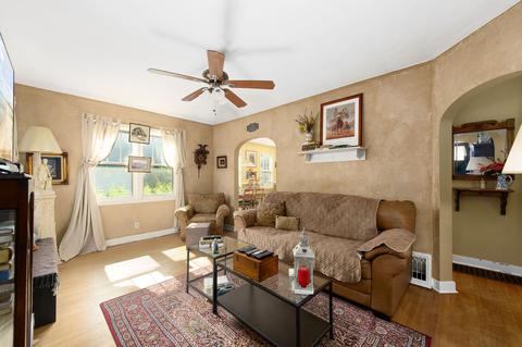 417 Orange St, Elgin, IL 60123 photo 3