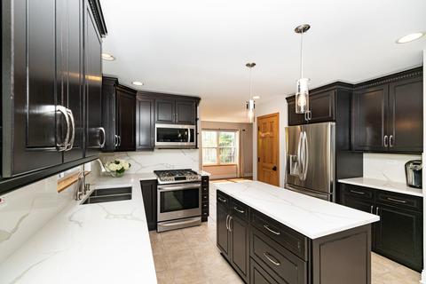 1326 Silver Cir, Bartlett, IL 60103 photo 3