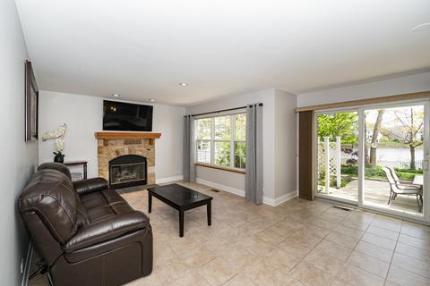 1326 Silver Cir, Bartlett, IL 60103 photo 4
