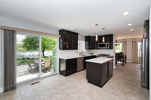 1326 Silver Cir, Bartlett, IL 60103 photo 5
