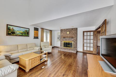 6027 N Emerson St, Rosemont, IL 60018 photo 11