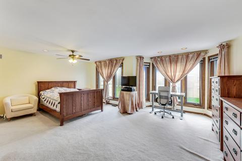 6027 N Emerson St, Rosemont, IL 60018 photo 15