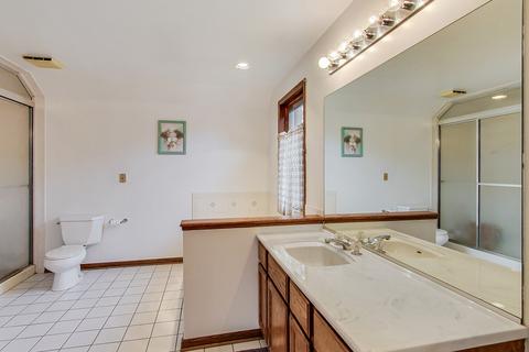 6027 N Emerson St, Rosemont, IL 60018 photo 16