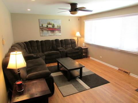 701 E Hackberry Ln, Mount Prospect, IL 60056 photo 4