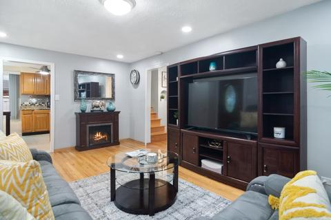 2115 Halsey Dr, Des Plaines, IL 60018 photo 5