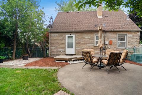 2115 Halsey Dr, Des Plaines, IL 60018 photo 15