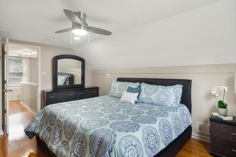 2115 Halsey Dr, Des Plaines, IL 60018 photo 9