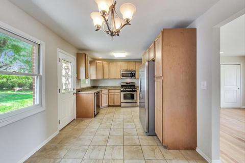 405 Hatlen Ave, Mount Prospect, IL 60056 photo 9