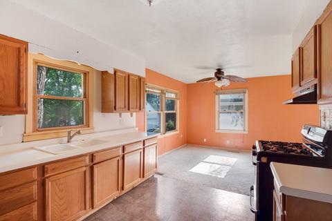 676 Walnut Ave, Elgin, IL 60123 photo 7