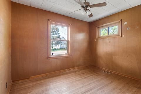 676 Walnut Ave, Elgin, IL 60123 photo 8