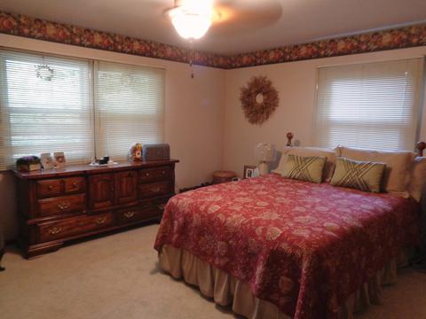 137 William Dr, Elgin, IL 60123 photo 11