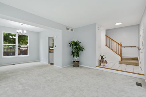 985 Teasel Ln, Aurora, IL 60502 photo 5