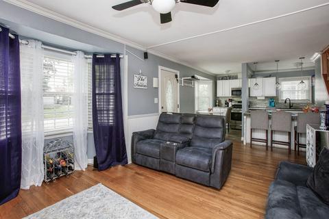 7830 41st Ct, Lyons, IL 60534 photo 3