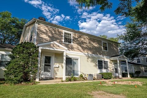 1210 Quincy Ct, Wheeling, IL 60090 photo 1