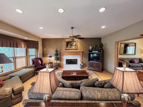615 Downey St, Hoffman Estates, IL 60169 photo 17