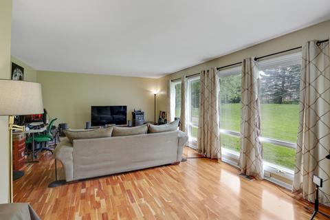 681 Audubon St, Hoffman Estates, IL 60169 photo 5