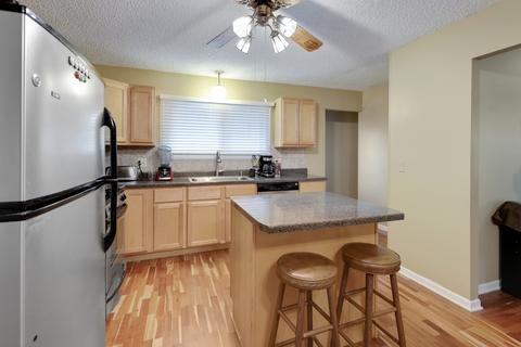 681 Audubon St, Hoffman Estates, IL 60169 photo 9