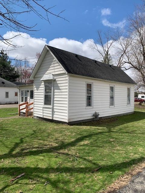 21 Lynn St, Weldon, IL 61882 photo 6