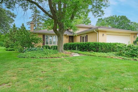 7737 Cherry Tree Ln, Willowbrook, IL 60527 photo 1
