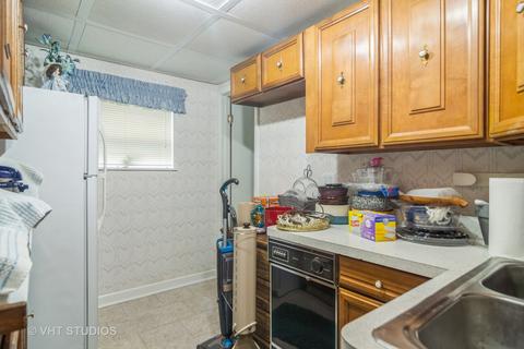 136 Berkshire Dr, Wheeling, IL 60090 photo 14