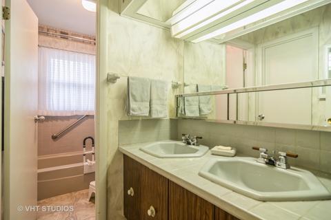 136 Berkshire Dr, Wheeling, IL 60090 photo 7