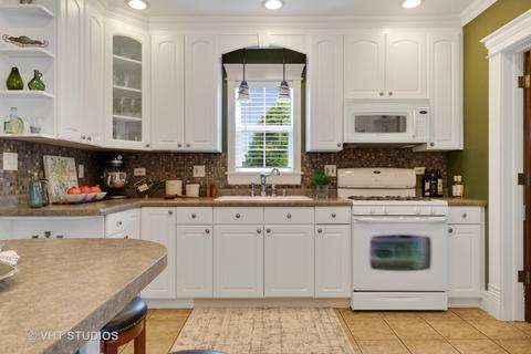 1605 Mitchell Rd, Aurora, IL 60505 photo 8