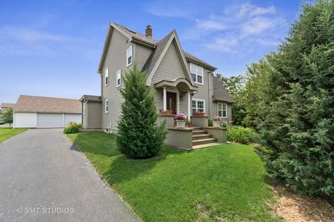 1605 Mitchell Rd, Aurora, IL 60505 photo 1
