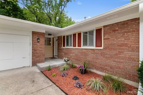 1607 Martha Dr, Elgin, IL 60123 photo 3