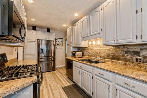 222 W Division St, Itasca, IL 60143 photo 17