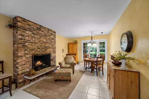 26 W075 Tomahawk Dr, Wheaton, IL 60189 photo 13