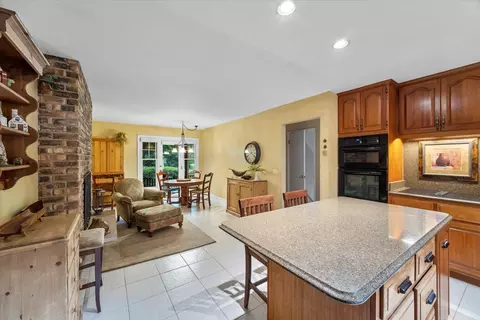 26 W075 Tomahawk Dr, Wheaton, IL 60189 photo 12