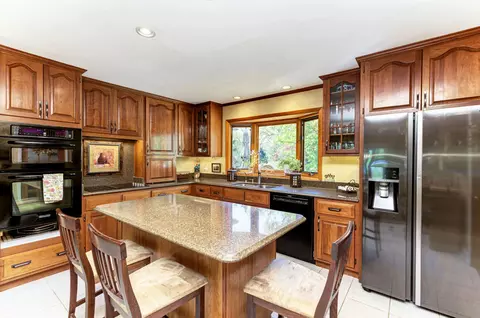 26 W075 Tomahawk Dr, Wheaton, IL 60189 photo 9
