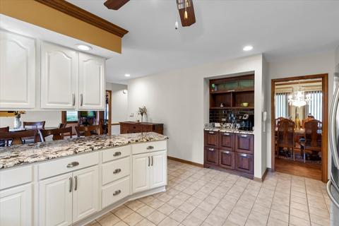 950 Stonehaven Dr, Elgin, IL 60124 photo 21