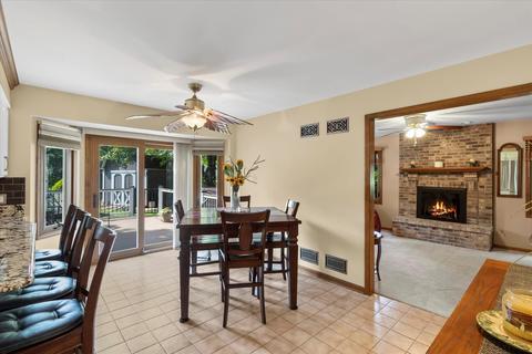 950 Stonehaven Dr, Elgin, IL 60124 photo 17