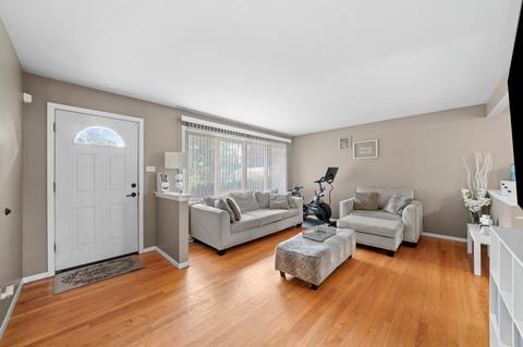 7656 W 80th St, Bridgeview, IL 60455 photo 2