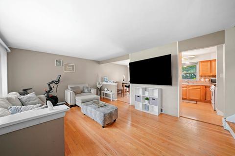 7656 W 80th St, Bridgeview, IL 60455 photo 3