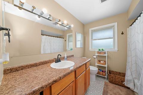 7656 W 80th St, Bridgeview, IL 60455 photo 9