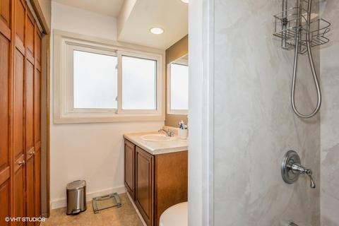 565 Baxter Ln, Hoffman Estates, IL 60169 photo 7